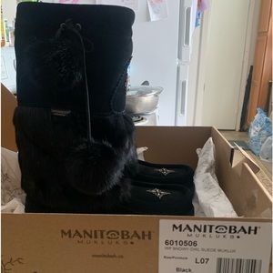 Like New Womens Waterproof Size 7 Black Manitobah Mukluk Winter Boots